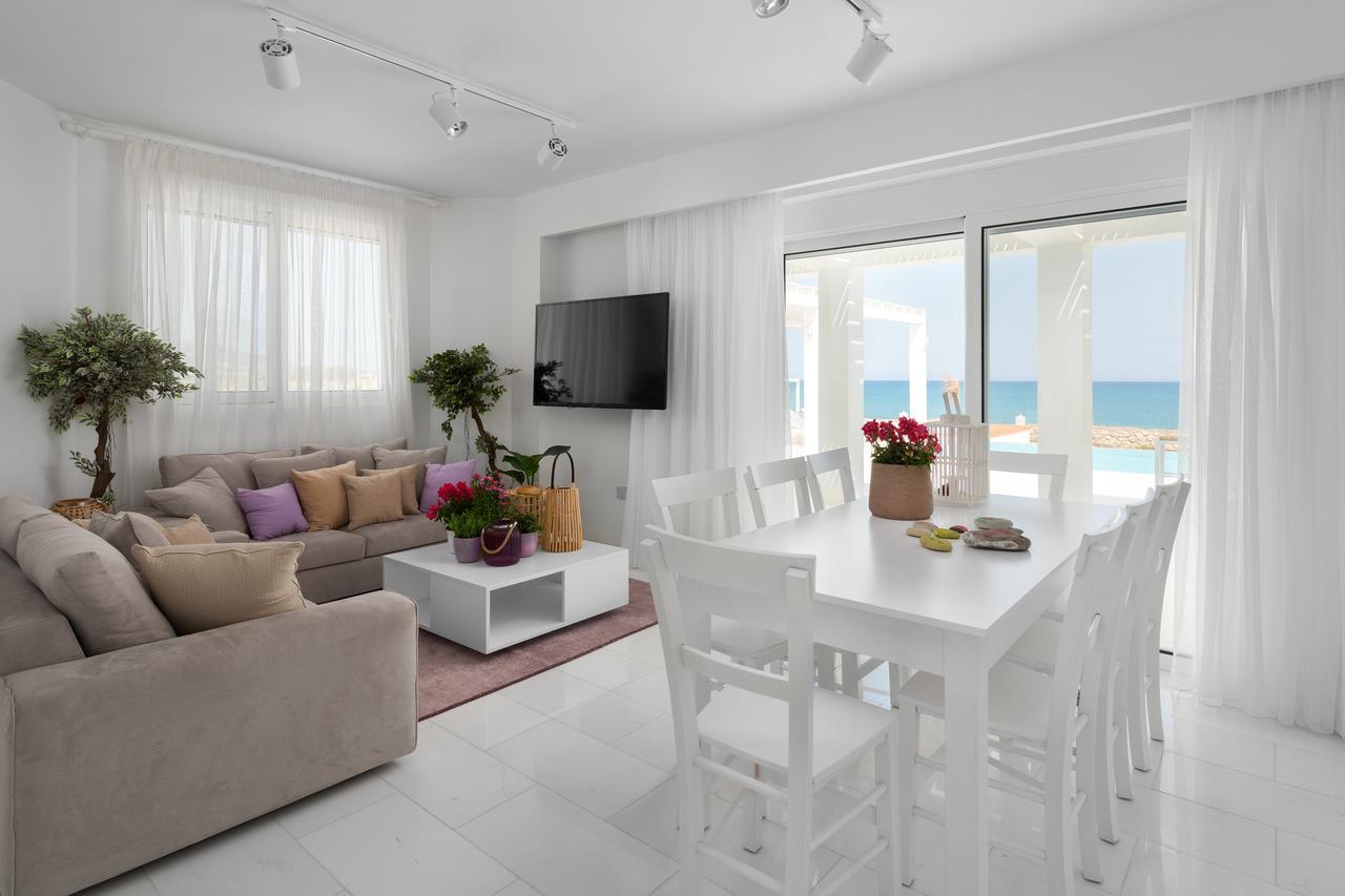 Maria & Nada Beachfront Villas コリンビア エクステリア 写真