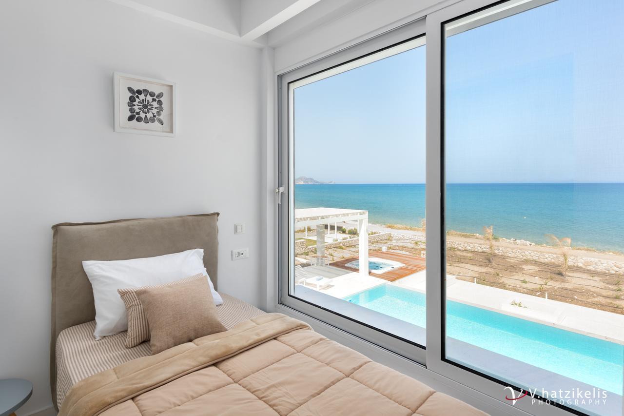 Maria & Nada Beachfront Villas コリンビア エクステリア 写真
