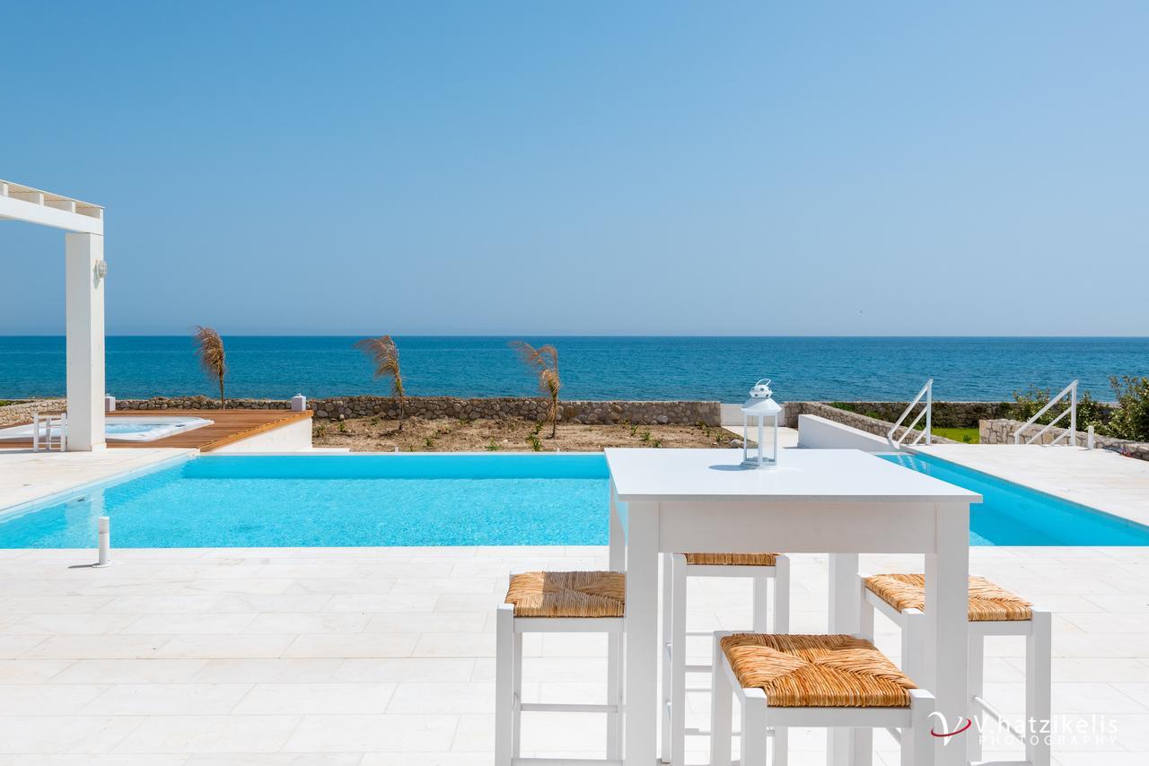 Maria & Nada Beachfront Villas コリンビア エクステリア 写真