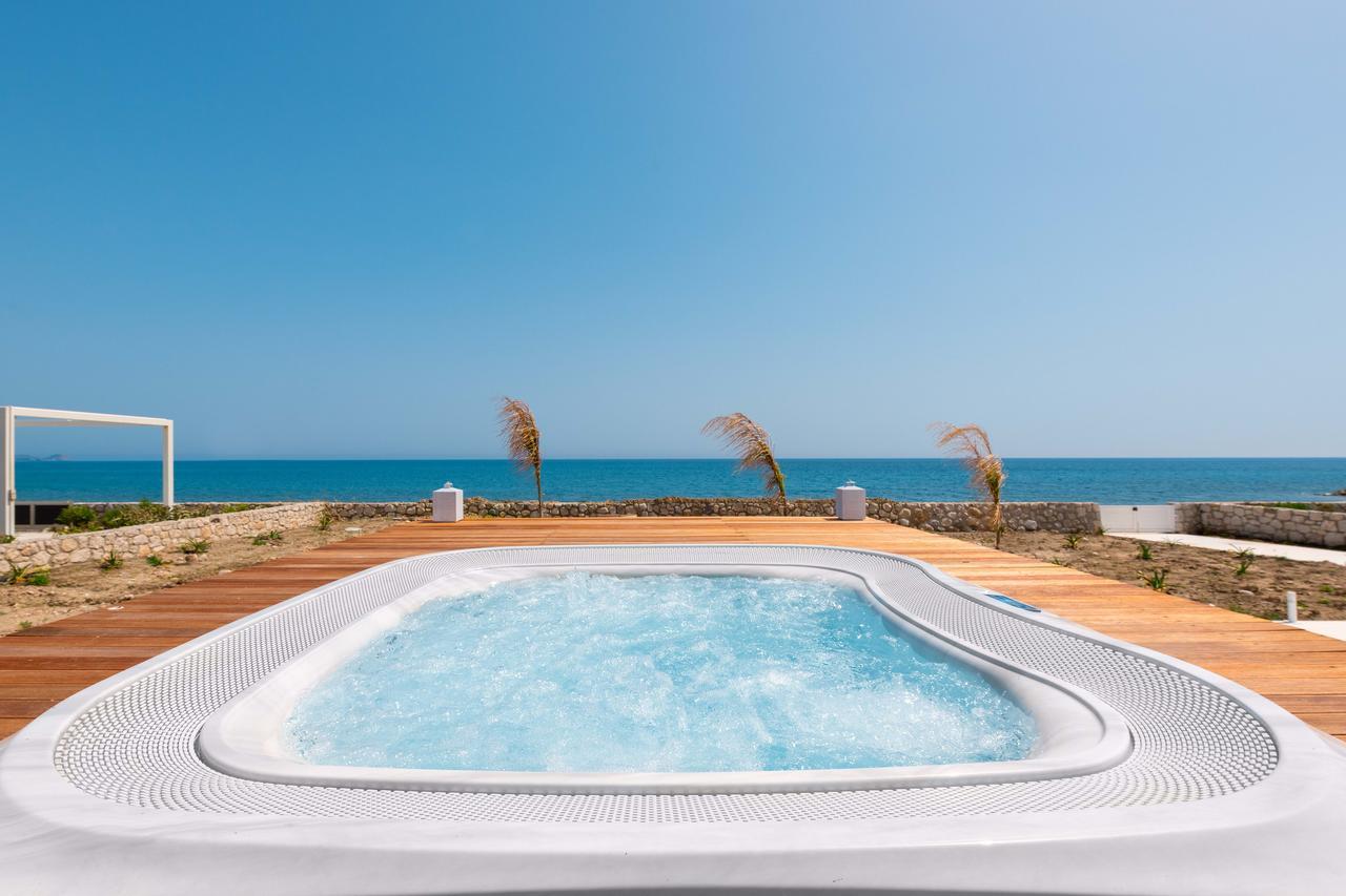 Maria & Nada Beachfront Villas コリンビア エクステリア 写真