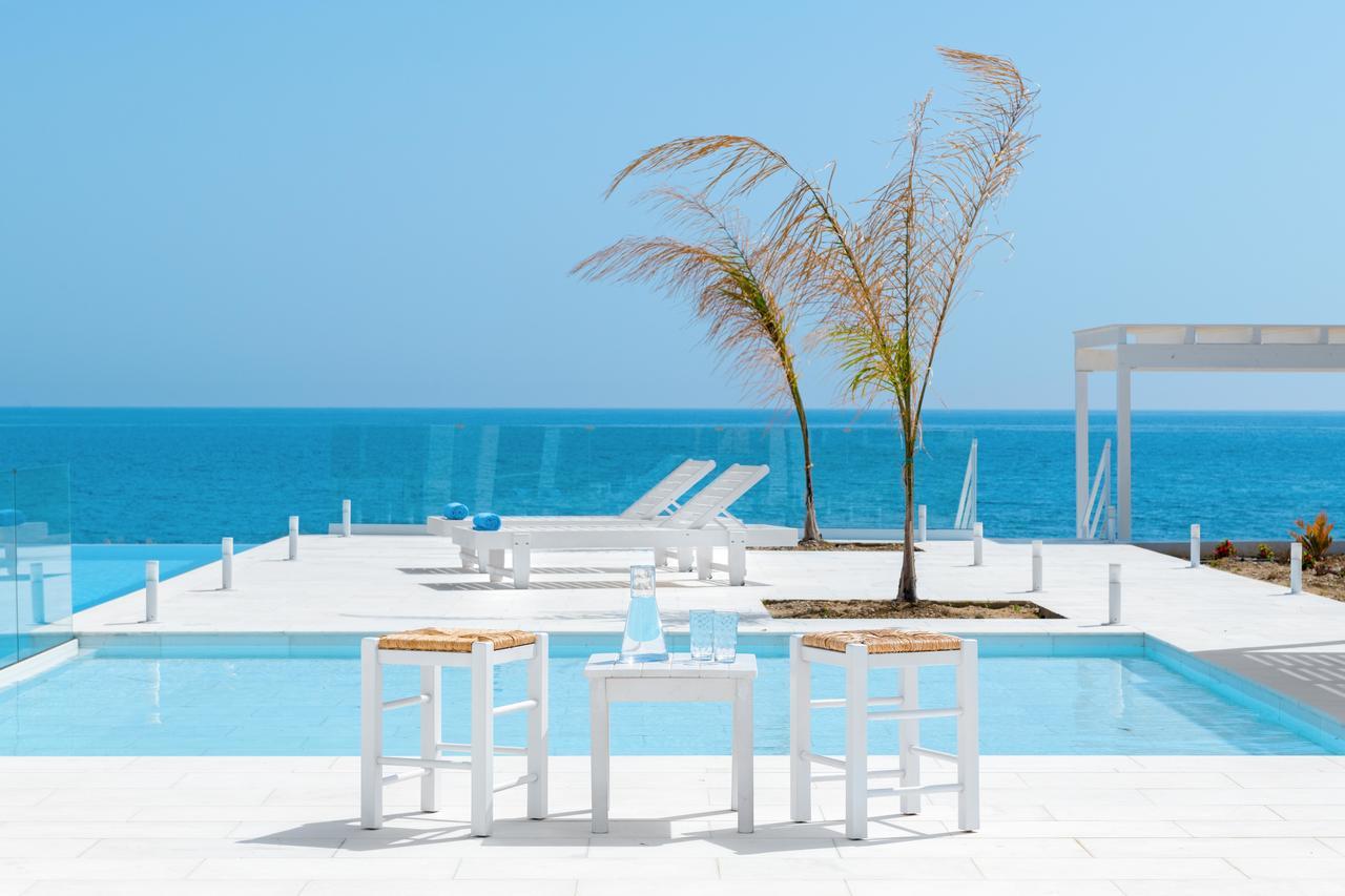 Maria & Nada Beachfront Villas コリンビア エクステリア 写真