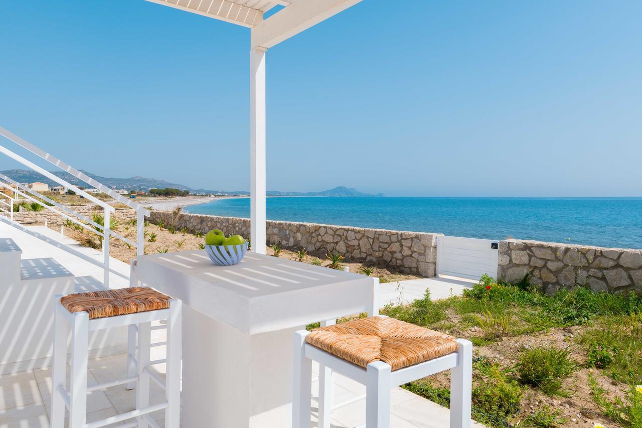 Maria & Nada Beachfront Villas コリンビア エクステリア 写真