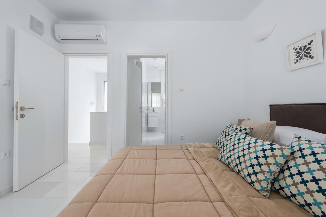 Maria & Nada Beachfront Villas コリンビア エクステリア 写真